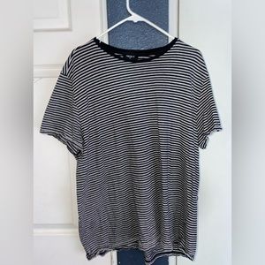 Forever 21 T-Shirt